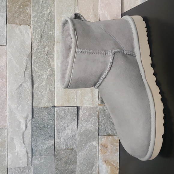 UGG Women's Classic Mini II Winter Boot Shoes - Picture 7 of 8